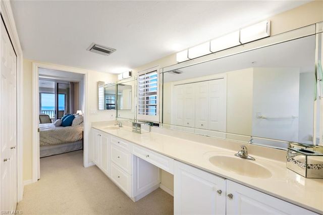 9577 Gulf Shore DR # 704, Naples, FL 34108