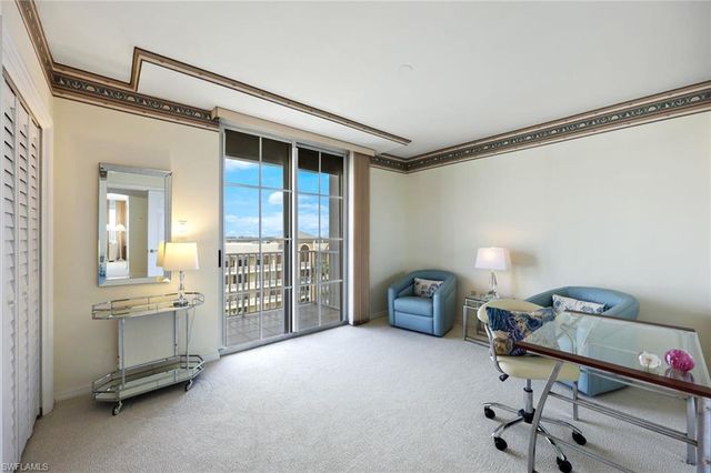 9577 Gulf Shore DR # 704, Naples, FL 34108