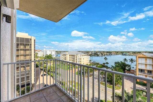 9577 Gulf Shore DR # 704, Naples, FL 34108