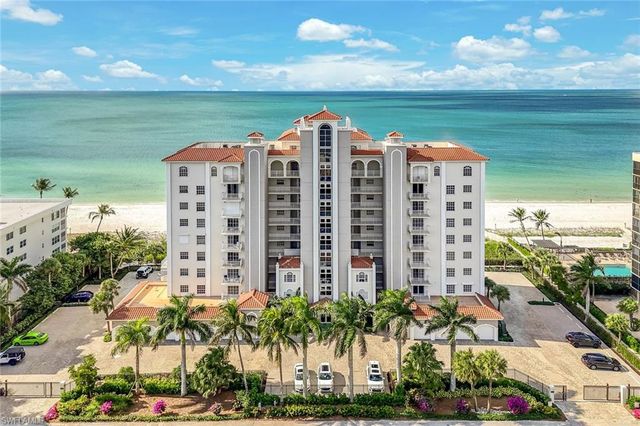 9577 Gulf Shore DR # 704, Naples, FL 34108