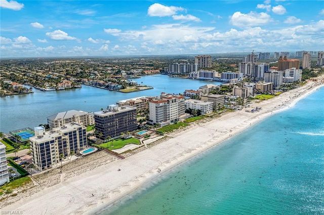 9577 Gulf Shore DR # 704, Naples, FL 34108