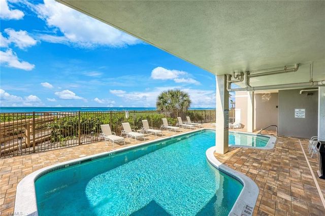 9577 Gulf Shore DR # 704, Naples, FL 34108