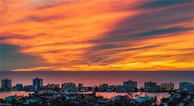 9577 Gulf Shore DR # 704, Naples, FL 34108