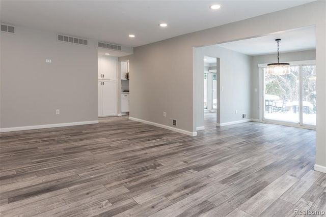 2677 Williamsburg Circle, Auburn Hills, MI 48326