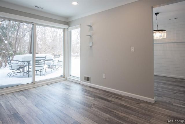 2677 Williamsburg Circle, Auburn Hills, MI 48326