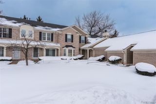 2677 Williamsburg Circle, Auburn Hills, MI 48326