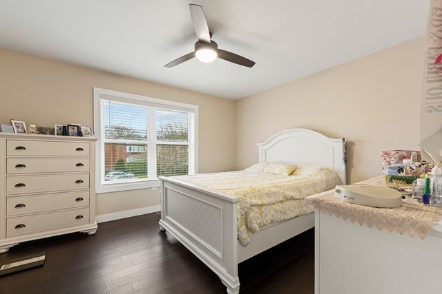 302 Oak Grove Avenue, Fall River, MA 02723