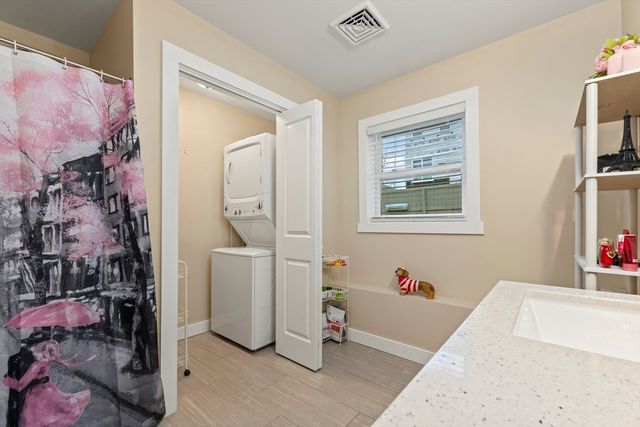 302 Oak Grove Avenue, Fall River, MA 02723