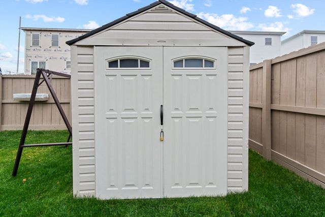 302 Oak Grove Avenue, Fall River, MA 02723