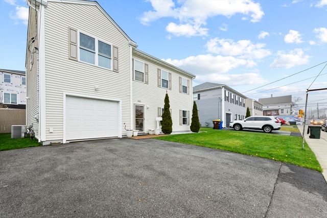 302 Oak Grove Avenue, Fall River, MA 02723