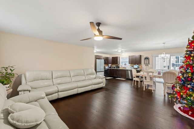 302 Oak Grove Avenue, Fall River, MA 02723