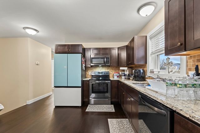 302 Oak Grove Avenue, Fall River, MA 02723