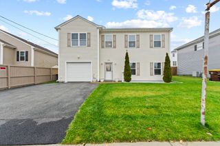 302 Oak Grove Avenue, Fall River, MA 02723