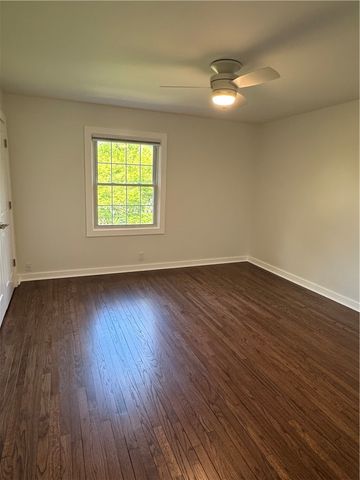 196 Jamestown Dr, Scott Twp, PA 15216