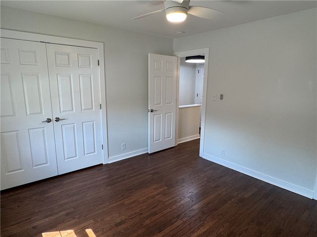 196 Jamestown Dr, Scott Twp, PA 15216