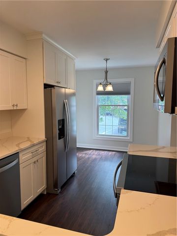 196 Jamestown Dr, Scott Twp, PA 15216