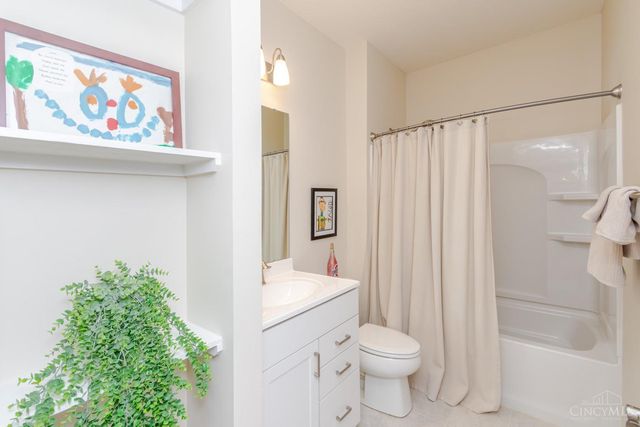 1621 Glade Valley Drive, Washington Twp, OH 45458