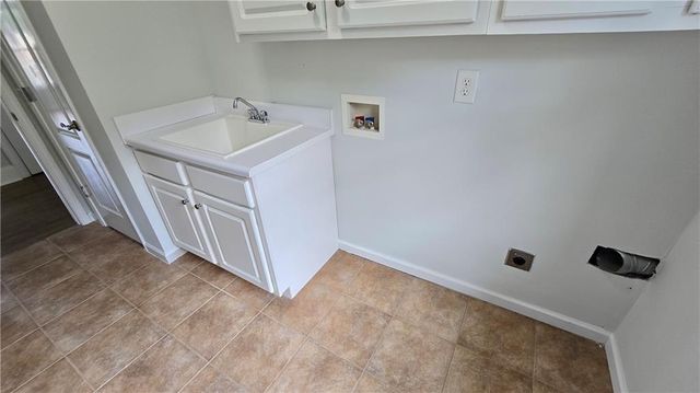 838 Natchez Valley Trace, Grayson, GA 30017