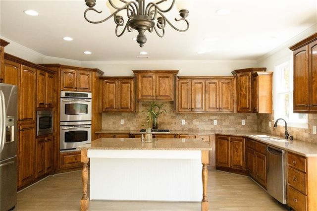 838 Natchez Valley Trace, Grayson, GA 30017