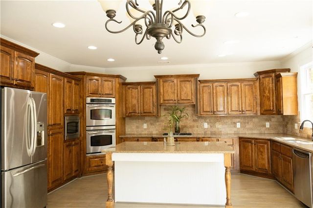 838 Natchez Valley Trace, Grayson, GA 30017