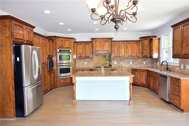 838 Natchez Valley Trace, Grayson, GA 30017