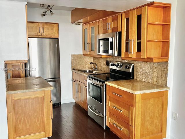2841 NE 163rd Street 1007, North Miami Beach, FL 33160