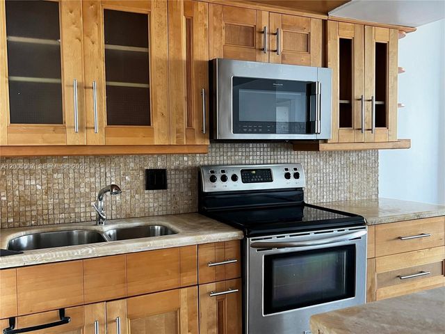 2841 NE 163rd Street 1007, North Miami Beach, FL 33160