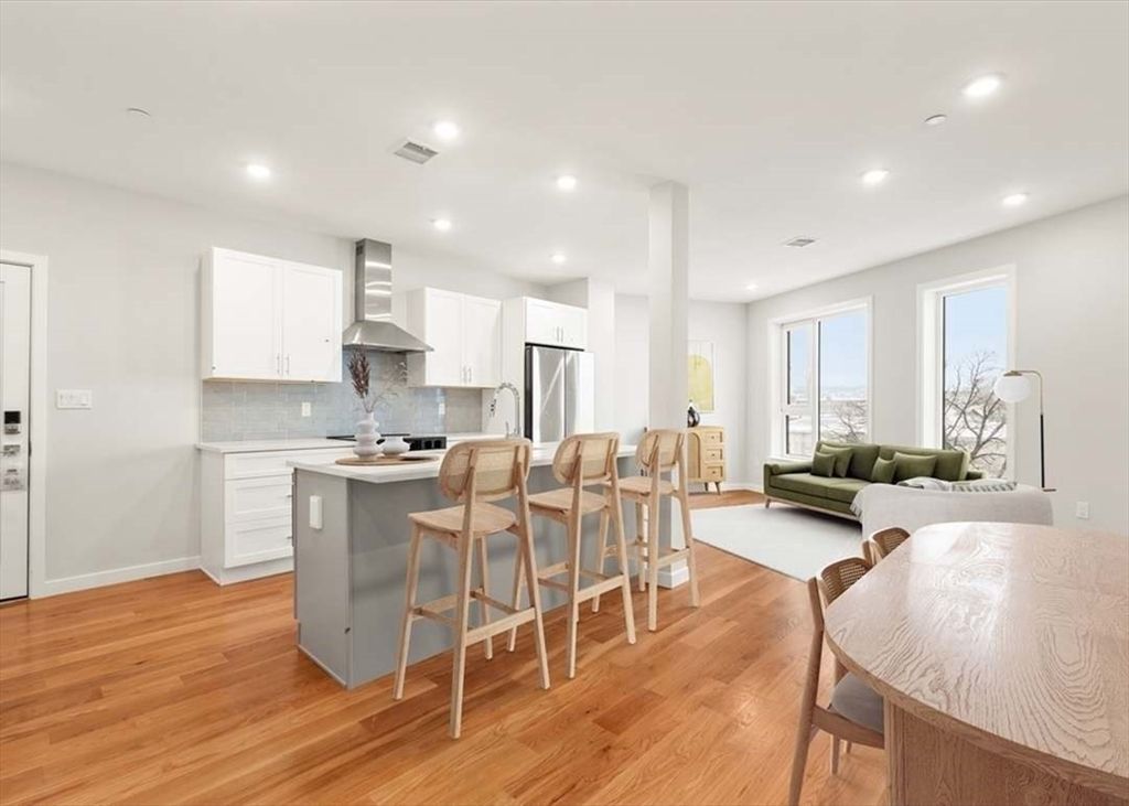 267 Old Colony 301, Boston, MA 02127