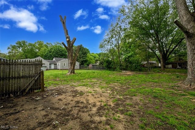 916 Abington Road, Akron, OH 44312