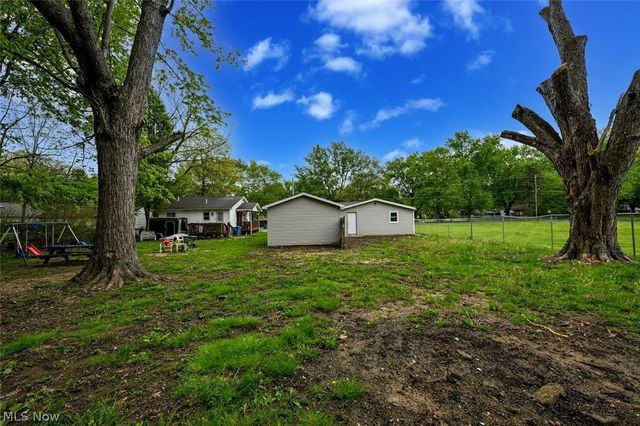 916 Abington Road, Akron, OH 44312