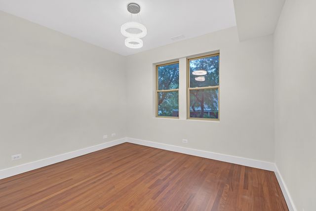 3923 W AINSLIE Street 2, Chicago, IL 60625