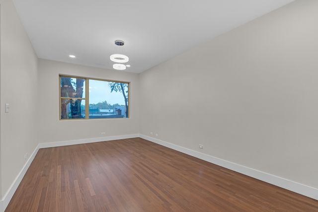 3923 W AINSLIE Street 2, Chicago, IL 60625