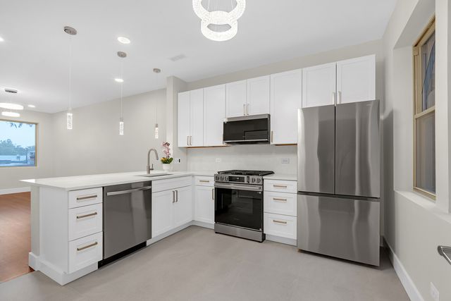 3923 W AINSLIE Street 2, Chicago, IL 60625