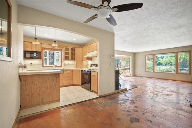 3303 E 35th Ave, Spokane, WA 99223