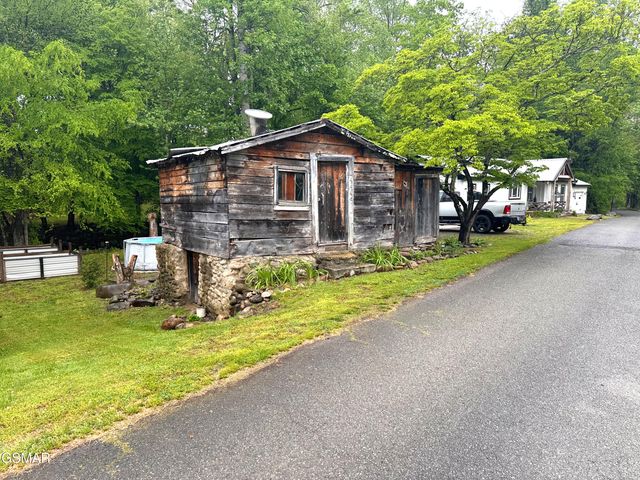4445 Liberty Road, Cosby, TN 37722