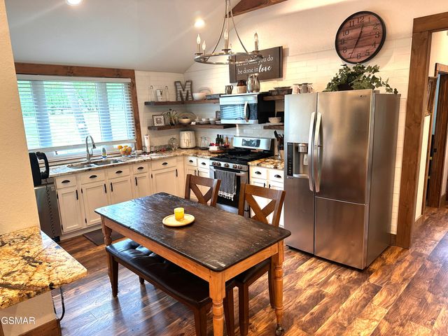 4445 Liberty Road, Cosby, TN 37722