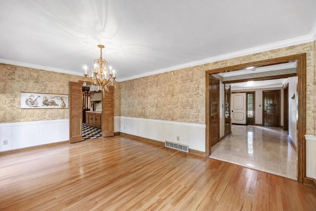 675 SUNSET CIRCLE, Green Bay, WI 54301