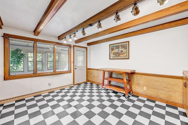 675 SUNSET CIRCLE, Green Bay, WI 54301