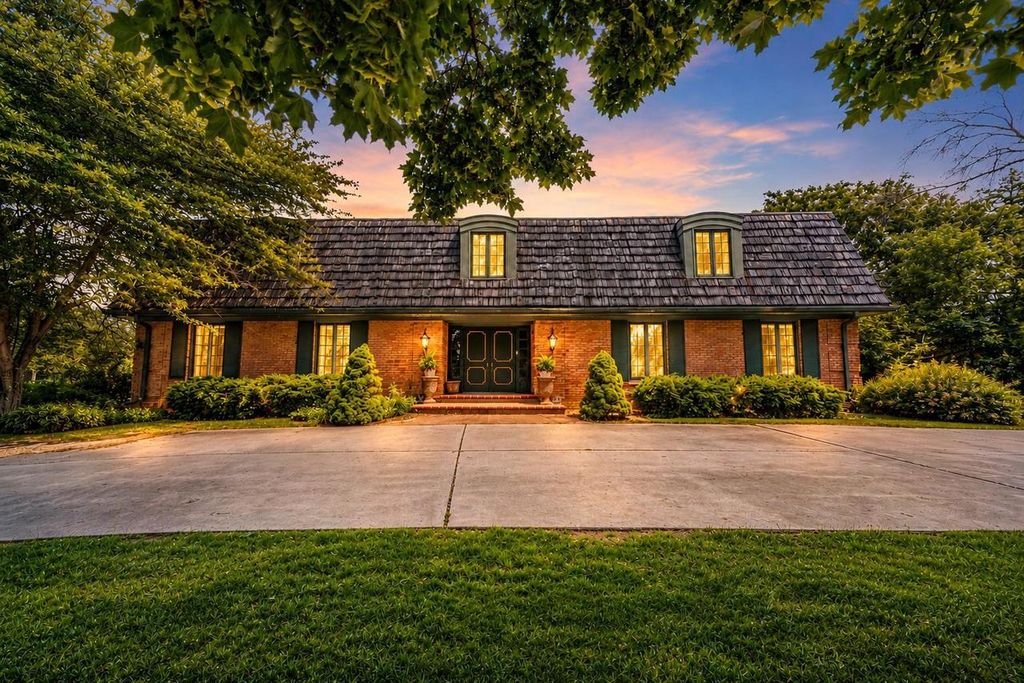 675 SUNSET CIRCLE, Green Bay, WI 54301