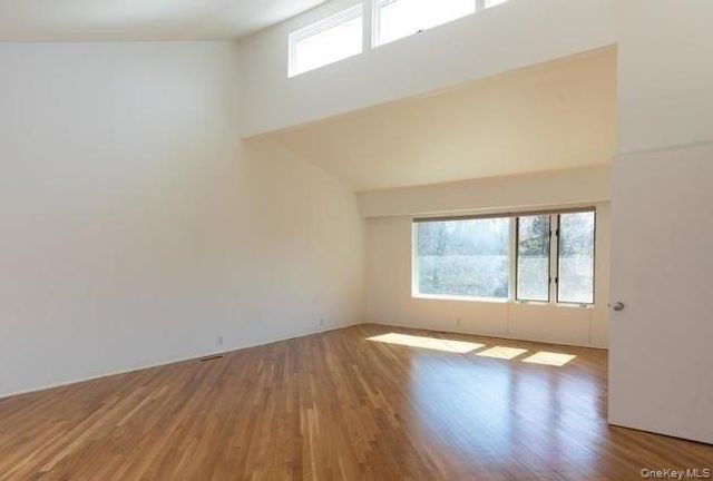 3 Artesian Way, Saint James, NY 11780