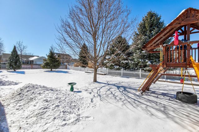 4943 Hemingway Drive, Ames, IA 50014