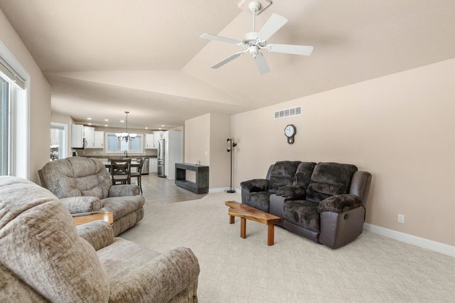 4943 Hemingway Drive, Ames, IA 50014