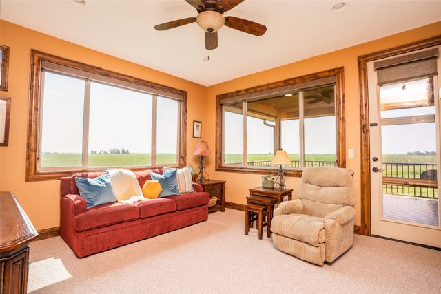 13565 S 60th Avenue W, Mitchellville, IA 50169