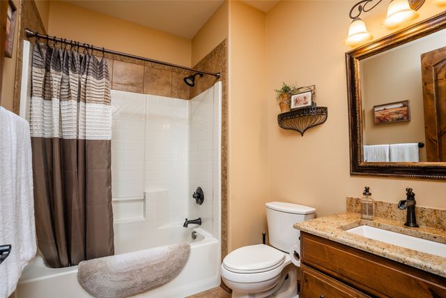 13565 S 60th Avenue W, Mitchellville, IA 50169