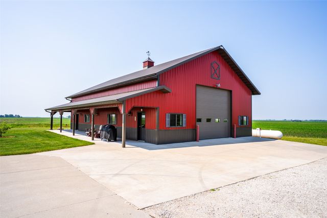 13565 S 60th Avenue W, Mitchellville, IA 50169