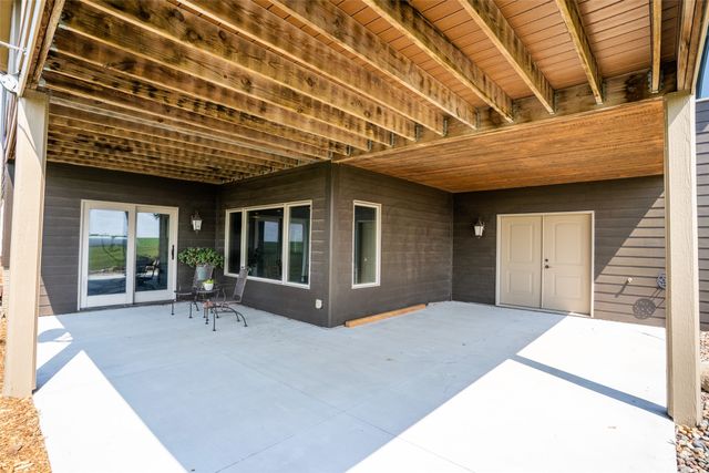 13565 S 60th Avenue W, Mitchellville, IA 50169