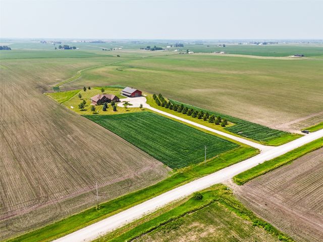 13565 S 60th Avenue W, Mitchellville, IA 50169