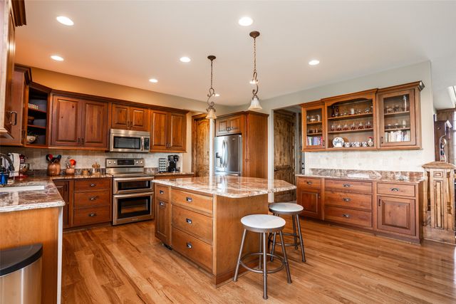 13565 S 60th Avenue W, Mitchellville, IA 50169