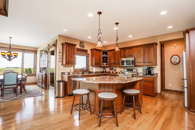 13565 S 60th Avenue W, Mitchellville, IA 50169