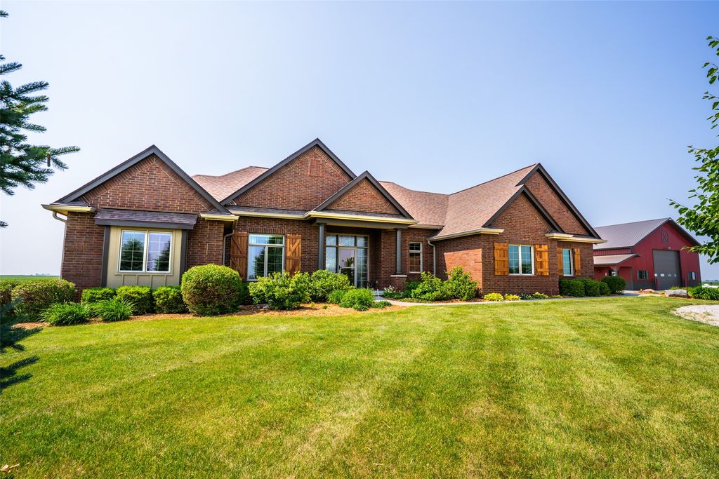 13565 S 60th Avenue W, Mitchellville, IA 50169